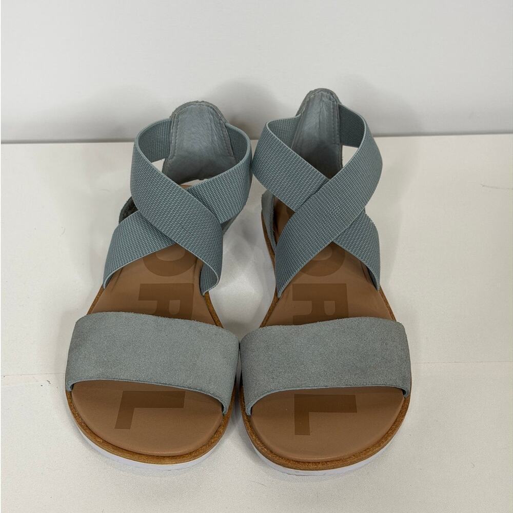 Sorel Women’s Ella II flat sandals in a light blue / Size-7.5